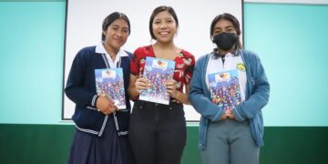 Subrayan importancia de involucrar a las niñas en las TIC