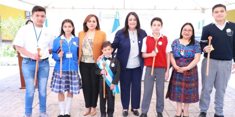 Gobiernos escolares 2023 toman posesión