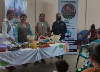 Jornada de salud y nutrición beneficia a niños de Santa Bárbara
