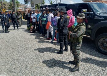 Ejército intercepta a 13 migrantes en Chiquimula