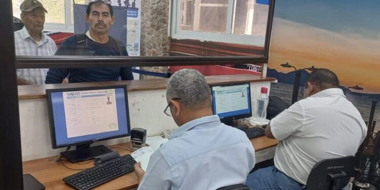 Ingreso de turistas vía terrestre en los puestos fronterizos del país.