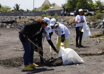 Recolectan 48.87 toneladas de desechos sólidos en playas nacionales