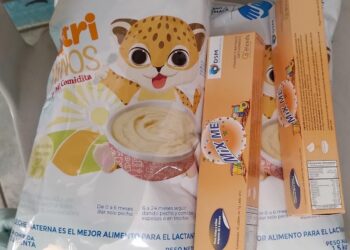 Entregan raciones de alimento complementario fortificado. /Foto: Chimaltenango