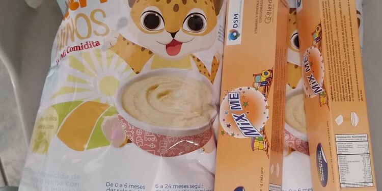 Entregan raciones de alimento complementario fortificado. /Foto: Chimaltenango