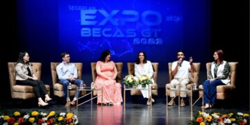 Panel Expo Becas Segeplan
