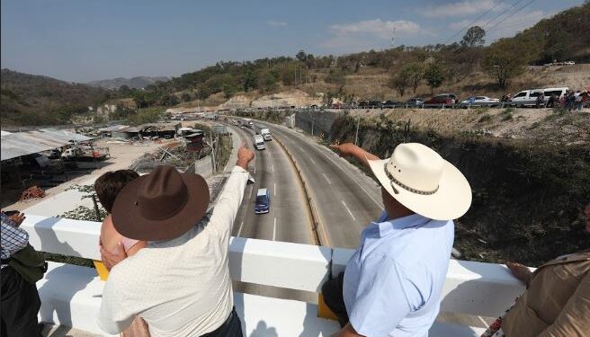 Habilitan paso a desnivel en Palencia. /Foto: Gilber García y Álvaro Interiano.