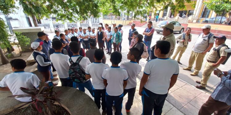 Brindan charlas informativas para prevención de enfermedades causadas por mosquitos. /Foto: MSPAS