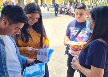 Jóvenes conocen oferta educativa disponible en Guatemala y el extranjero