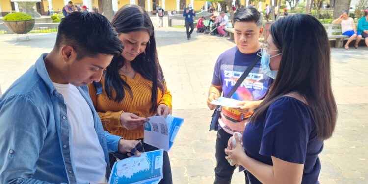 Jóvenes conocen oferta educativa disponible en Guatemala y el extranjero