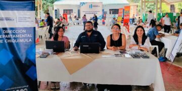 Mintrab realiza feria de empleo e informa sobre programas en Chiquimula
