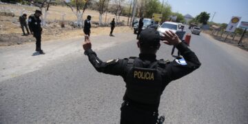 Agentes mantienen constante monitoreo para la seguridad de los guatemaltecos. /Foto: PNC