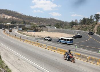 Obras se ejecutan en los 22 departamentos del país. /Foto: SCSP