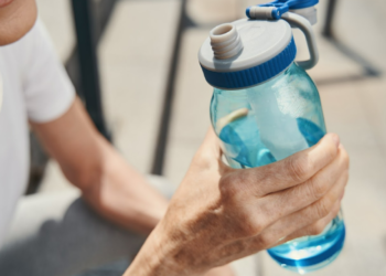 Comparten recomendaciones para evitar un golpe de calor