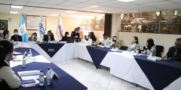 Más de 2 mil 200 personas capacitadas en protección de niñez y adolescencia