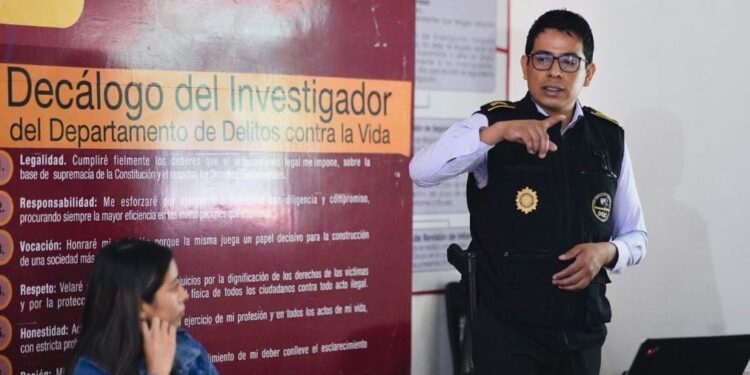 PNC brinda capacitación a estudiantes de la Usac