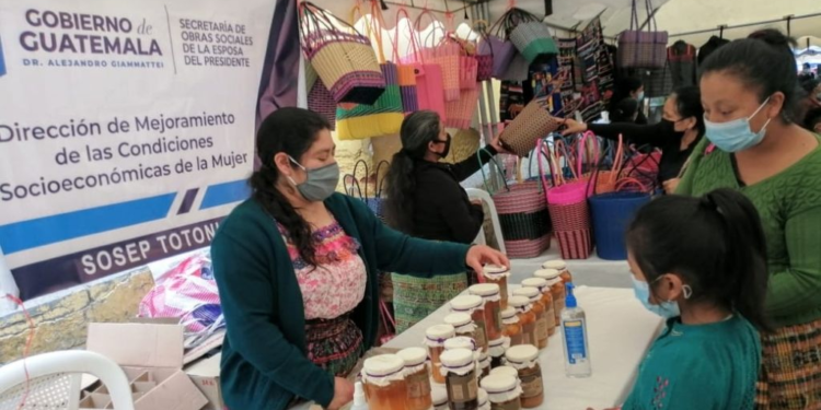 Sosep capacitó a más de 10 mil emprendedoras