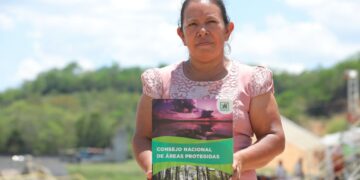 Autoridades entregaron prórroga de concesiones. /Foto: Gilber García