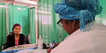 Jornadas médicas llegan a vecinos de Quiché. /Foto: Sosep