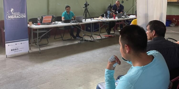 Migración desarrolla jornada móvil de pasaportes en La Democracia