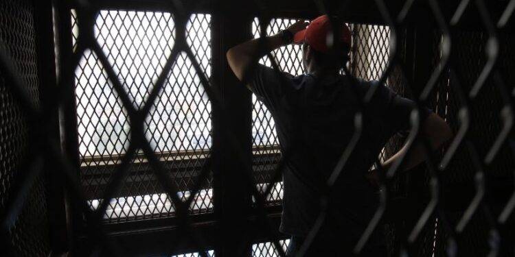 Concientizan sobre protección de datos bancarios personales