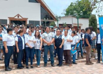 Jóvenes se capacitan en estilos de vida saludable