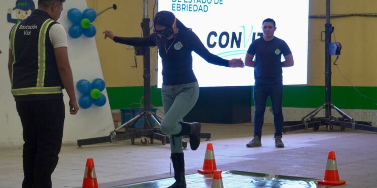 Capacitan a repartidores de comida rápida para reducir siniestralidad vial