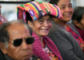 Adultos mayores de Santa Cruz del Quiché acudieron a su notificación de ingreso al PAM.