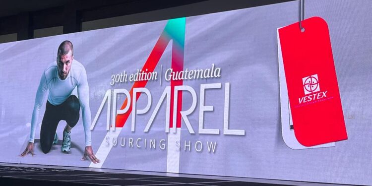 El ministro de Economía participó en el Apparel Sourcing Show.