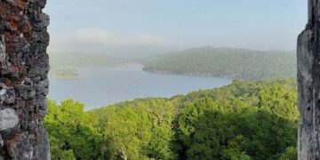 Capacitan a estudiantes de Quiché para recuperar áreas forestales