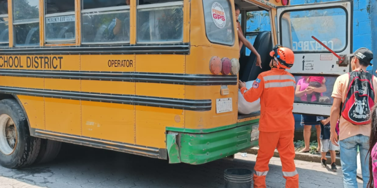 Familias albergadas por actividad volcánica regresan a sus hogares