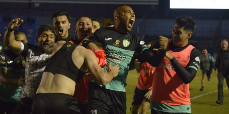 Antigua conquista el Coloso de la zona 5 y accede a la final del Clausura 2023