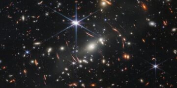 El telescopio James Webb descubre nuevo cinturón de asteroides.