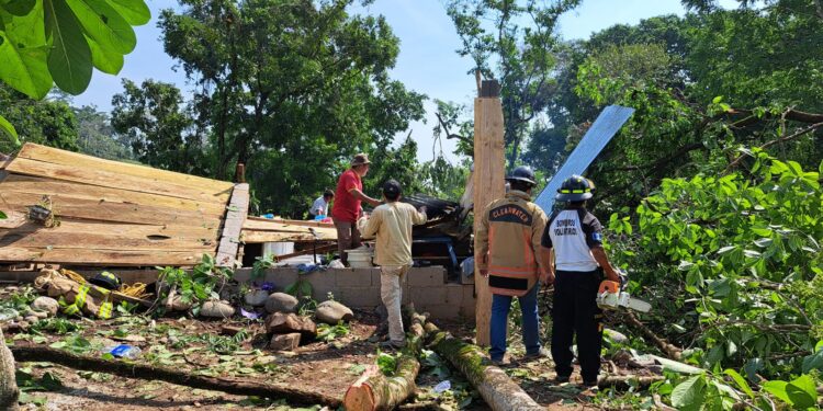 Conred brinda atención a más de mil 600 personas por temporada de lluvias