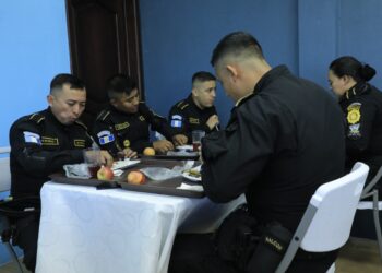 Más de 14 mil policías serán beneficiados con el servicio de comedores.