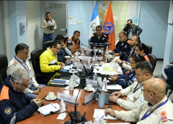 Monitoreo por erupción del volcán de Fuego
