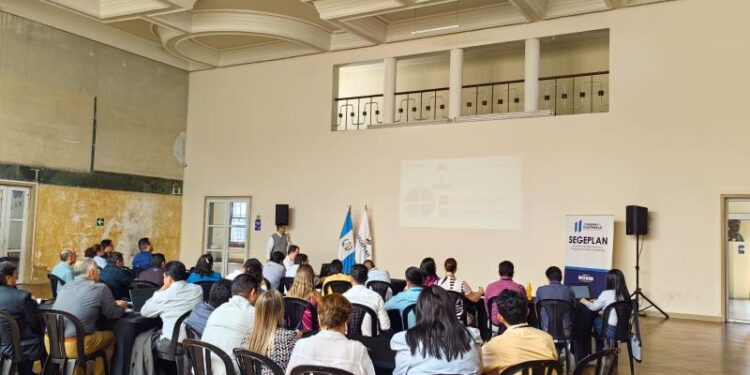 Segeplan impartió el taller al personal del sector público.