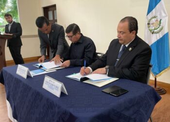 Suscriben acuerdo para extender la vigencia de los pasaportes