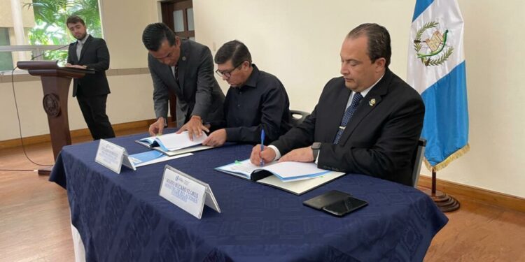 Suscriben acuerdo para extender la vigencia de los pasaportes