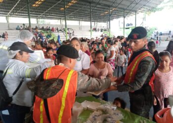 Más de 300 soldados apoyan acciones durante fase eruptiva del volcán de Fuego en Escuintla