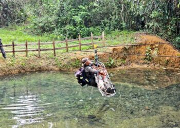 Soldados se entrenan en el curso de integrado de ayuda humanitaria