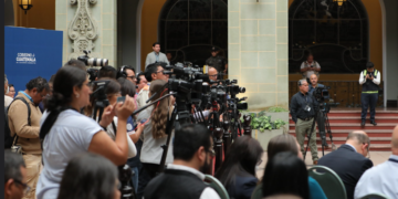 La comunicación social es importante para la sociedad.