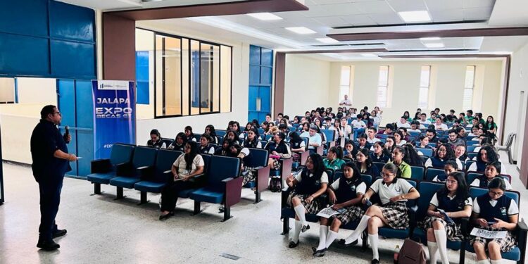 Más de 600 jóvenes de Jalapa interesados en formación académica en el extranjero