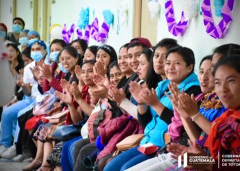 Destacan labor del personal de Salud en Totonicapán
