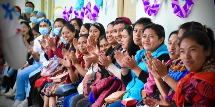 Destacan labor del personal de Salud en Totonicapán