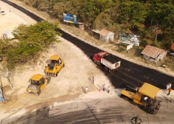 Avanzan trabajos de infraestructura vial en San Andrés, Petén