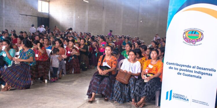 Se capacita a 900 mujeres tejedoras de Alta Verapaz