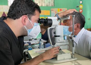 Labor conjunta permite jornada oftalmológica en Paraíso II, zona 18