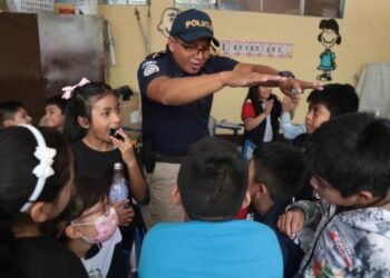 Capacitan a estudiantes sobre la importancia del turismo