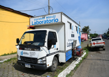 Unidad Móvil atendió a los adultos mayores durante entrega del PAM.