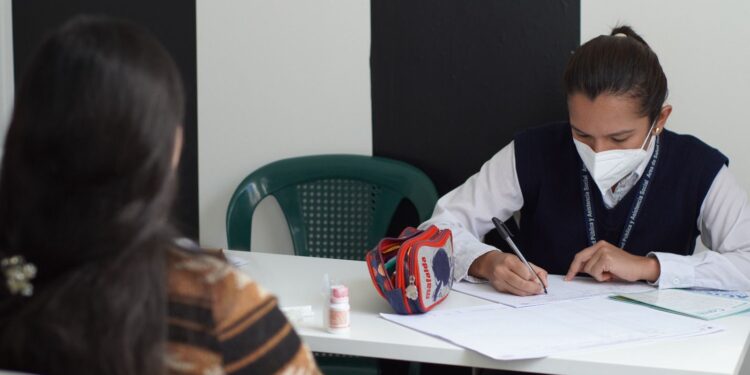 Desarrollan jornada médica en beneficio de salud de los huehuetecos